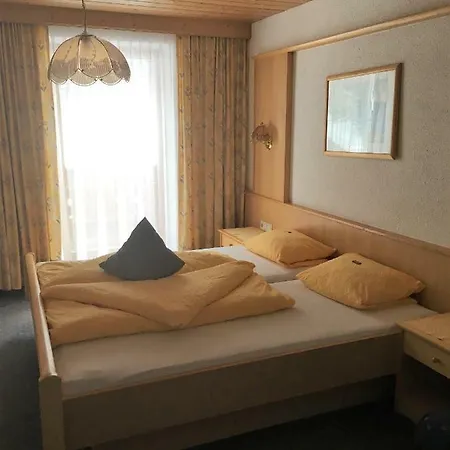 Haus Alpina Pensjonat 3*