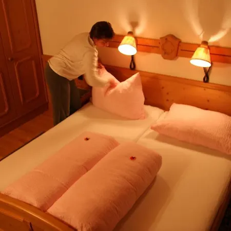 Haus Alpina 게스트하우스 카우넬탈