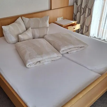 Konukevi Haus Alpina