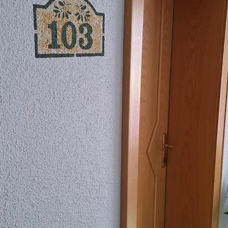Haus Alpina 3*