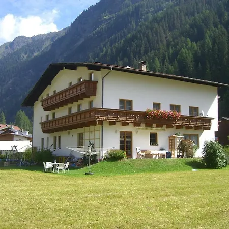 Konukevi Haus Alpina Kaunertal
